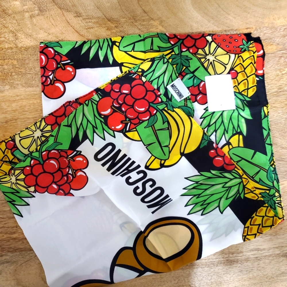 MOSCHINO 100% silk square scarf teddy fruits